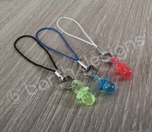 Cumis-kulcstarto-baba-kulcstarto-tobb-szinben-valaszthato-fuggovel-3