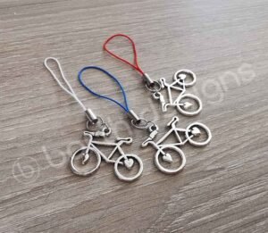 Valaszthato-szinu-fuggovel-fem-biciklis-kulcstarto-2-3