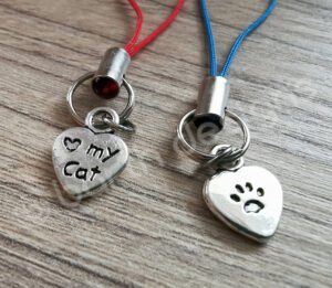 Valaszthato-szinu-fuggovel-fem-i-love-my-cat-cica-kulcstarto-allatos-kulcstarto-3