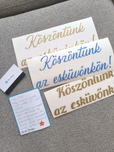 Köszöntünk az esküvőnkön! - Üdvözlő matrica esküvői tükörre - több színben, méretben, stílusban photo review